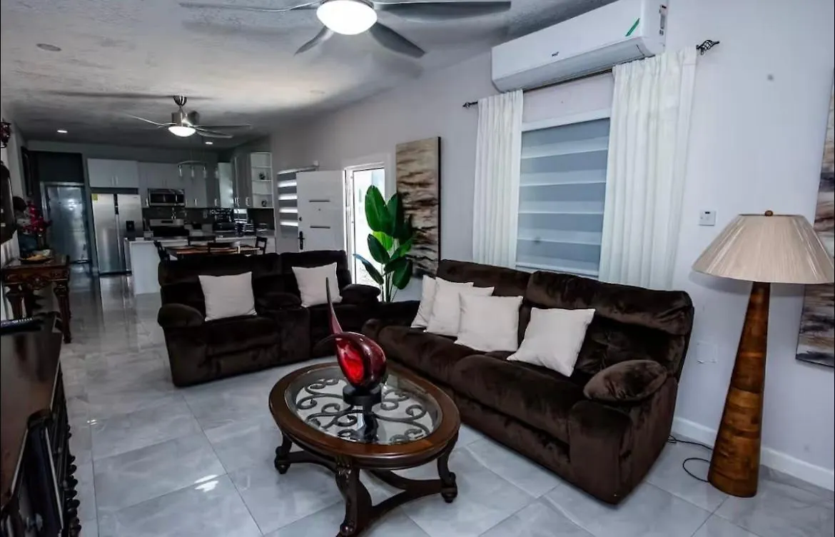 Blooming Escape Vacation Stay Portmore 0*,  Jamaica